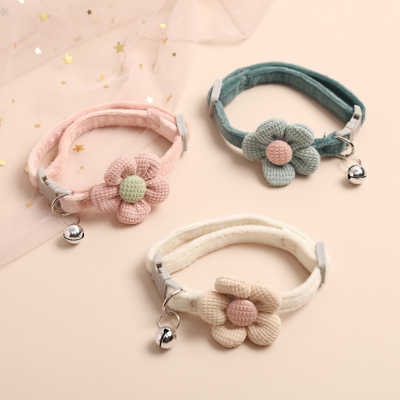 Cat Flower Collar with a Bell Cat Flower Collar with a Bell