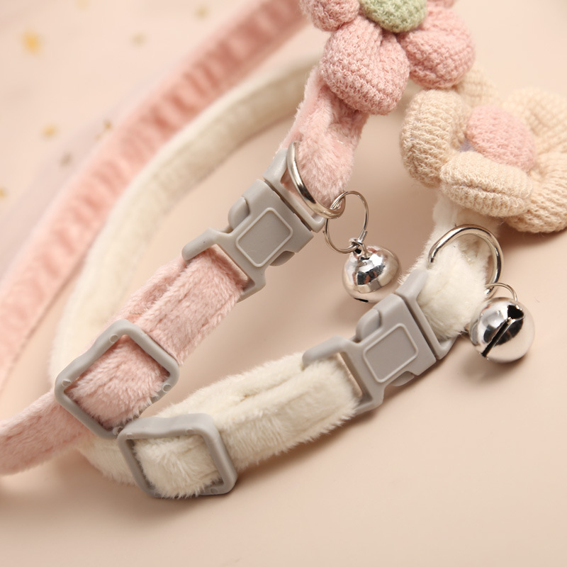 Cat Flower Collar with a Bell Cat Flower Collar with a Bell
