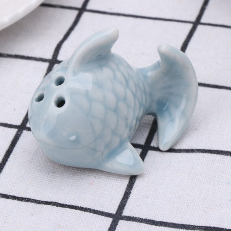 Ceramic Fish Salt And Pepper Shakers (2 pcs) Ceramic Fish Salt And Pepper Shakers (2 pcs)