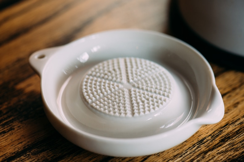 Ceramic Ginger Grater Plate