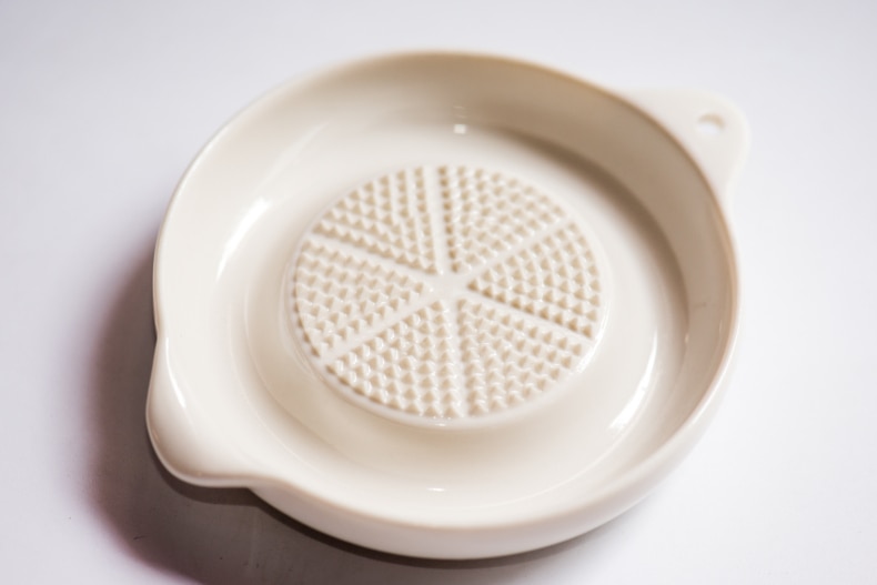 Ceramic Ginger Grater Plate