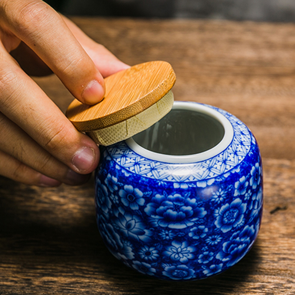 Ceramic Tea Jar with Wooden Lid Ceramic Tea Jar with Wooden Lid