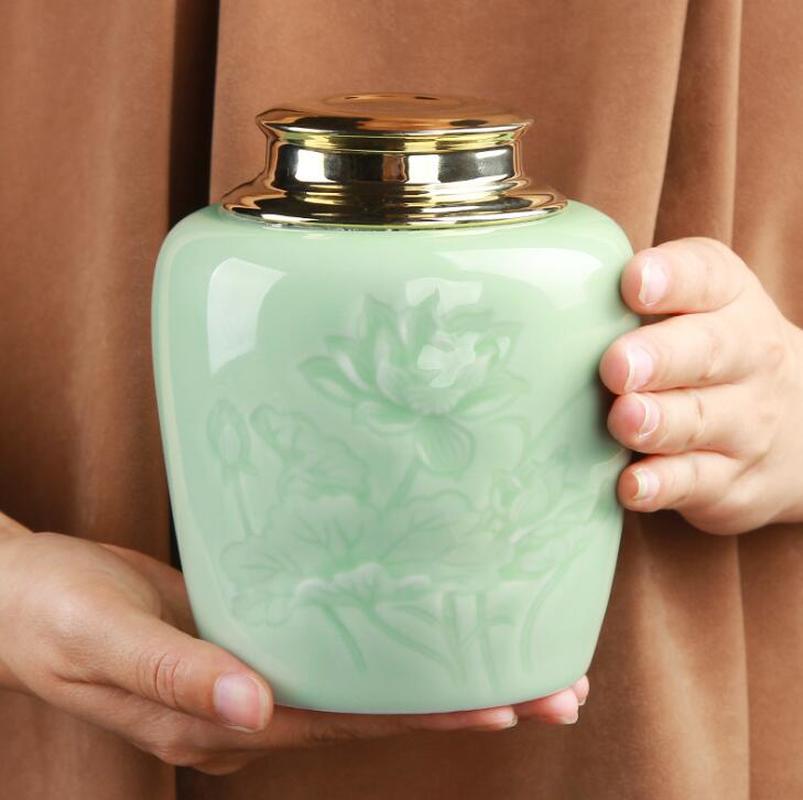 Chinese Retro Ceramic Tea Canister