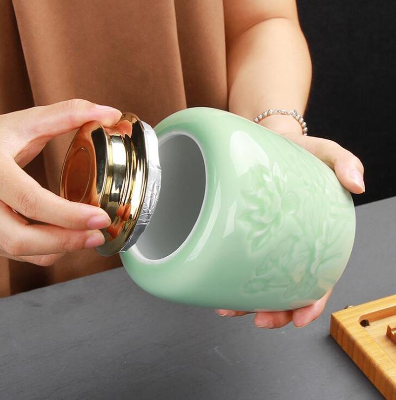 Chinese Retro Ceramic Tea Canister Chinese Retro Ceramic Tea Canister