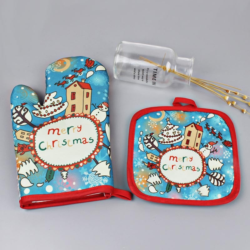 Christmas Oven Mitt and Pot Holder Set Christmas Oven Mitt and Pot Holder Set
