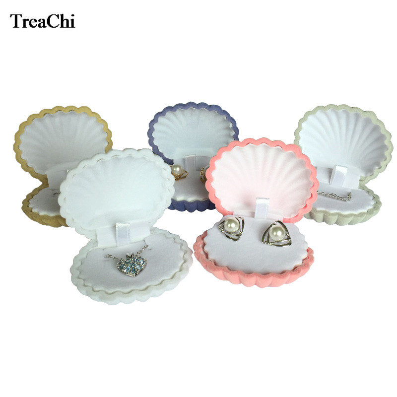 Clam Shell Jewelry Box with Velvet Cover