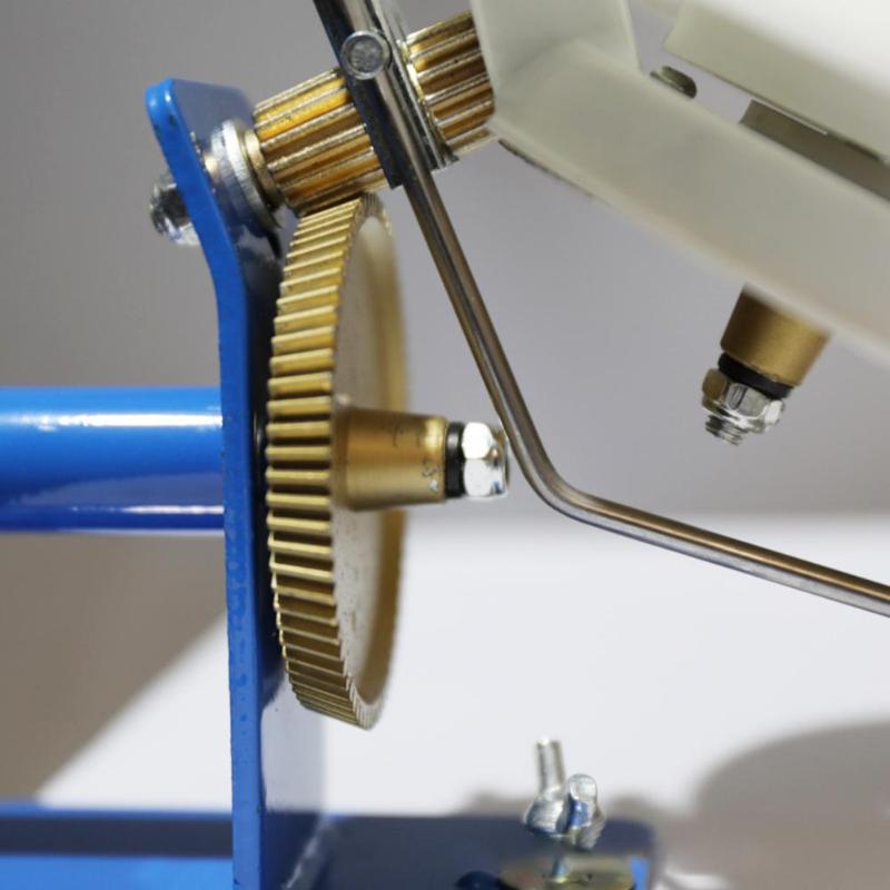 Clamp On Manual Wool Ball Winder Clamp On Manual Wool Ball Winder