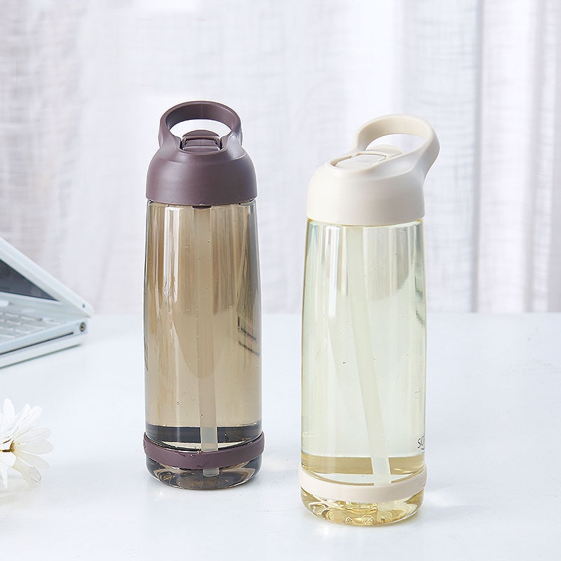 Clear Sipper Bottle with Straw Clear Sipper Bottle with Straw