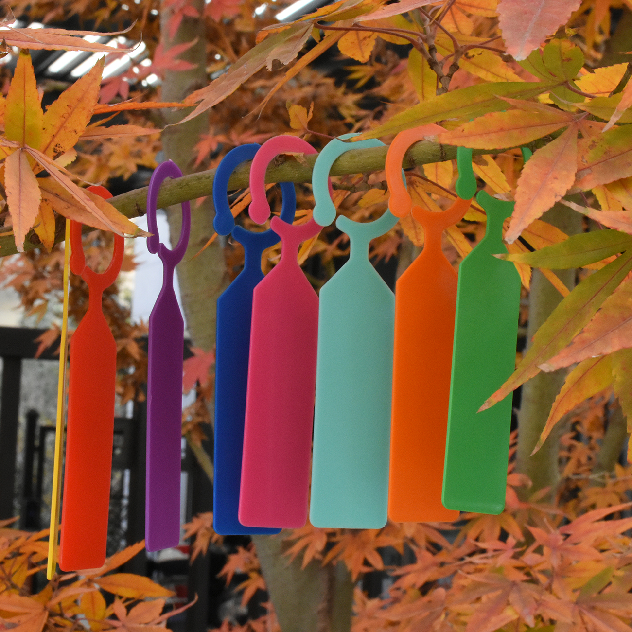 Colored Plastic Plant Markers (50 pcs) Colored Plastic Plant Markers (50 pcs)