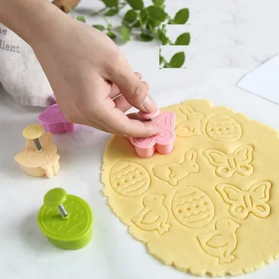 Cookie Cutter Set Plastic Molds (4pcs) Cookie Cutter Set Plastic Molds (4pcs)