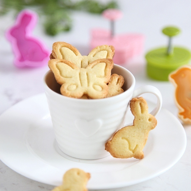 Cookie Cutter Set Plastic Molds (4pcs) Cookie Cutter Set Plastic Molds (4pcs)