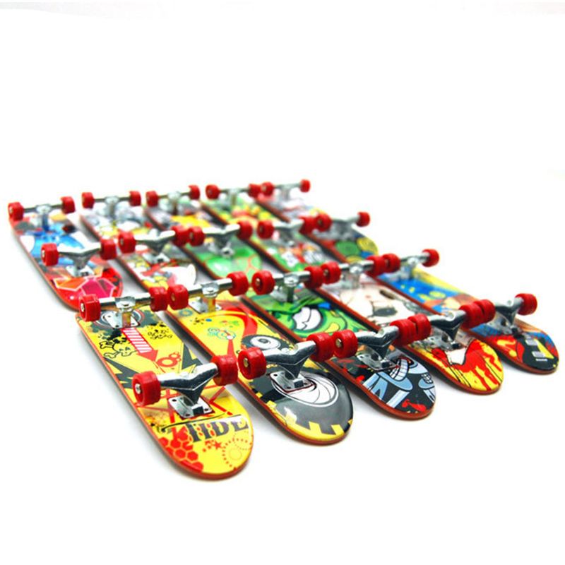 Cool Designs Mini Finger Skateboards (2Pcs)