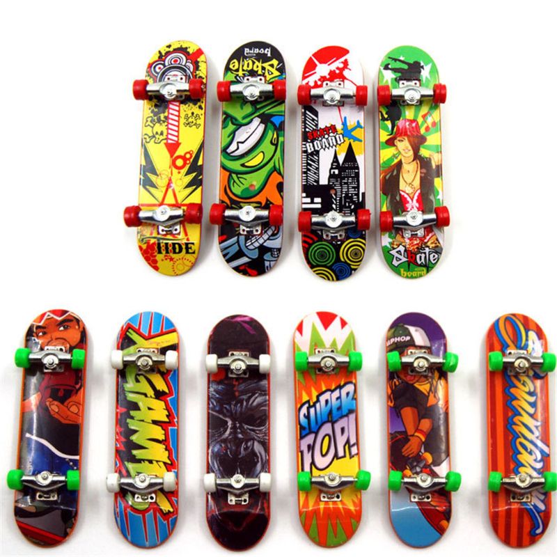 Cool Designs Mini Finger Skateboards (2Pcs)