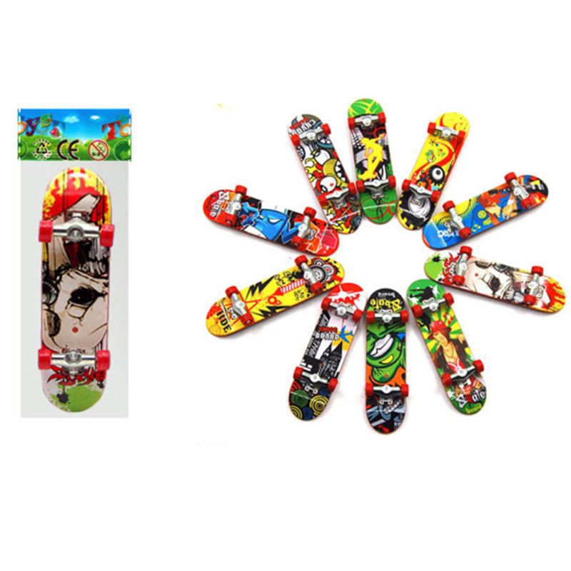 Cool Designs Mini Finger Skateboards (2Pcs)