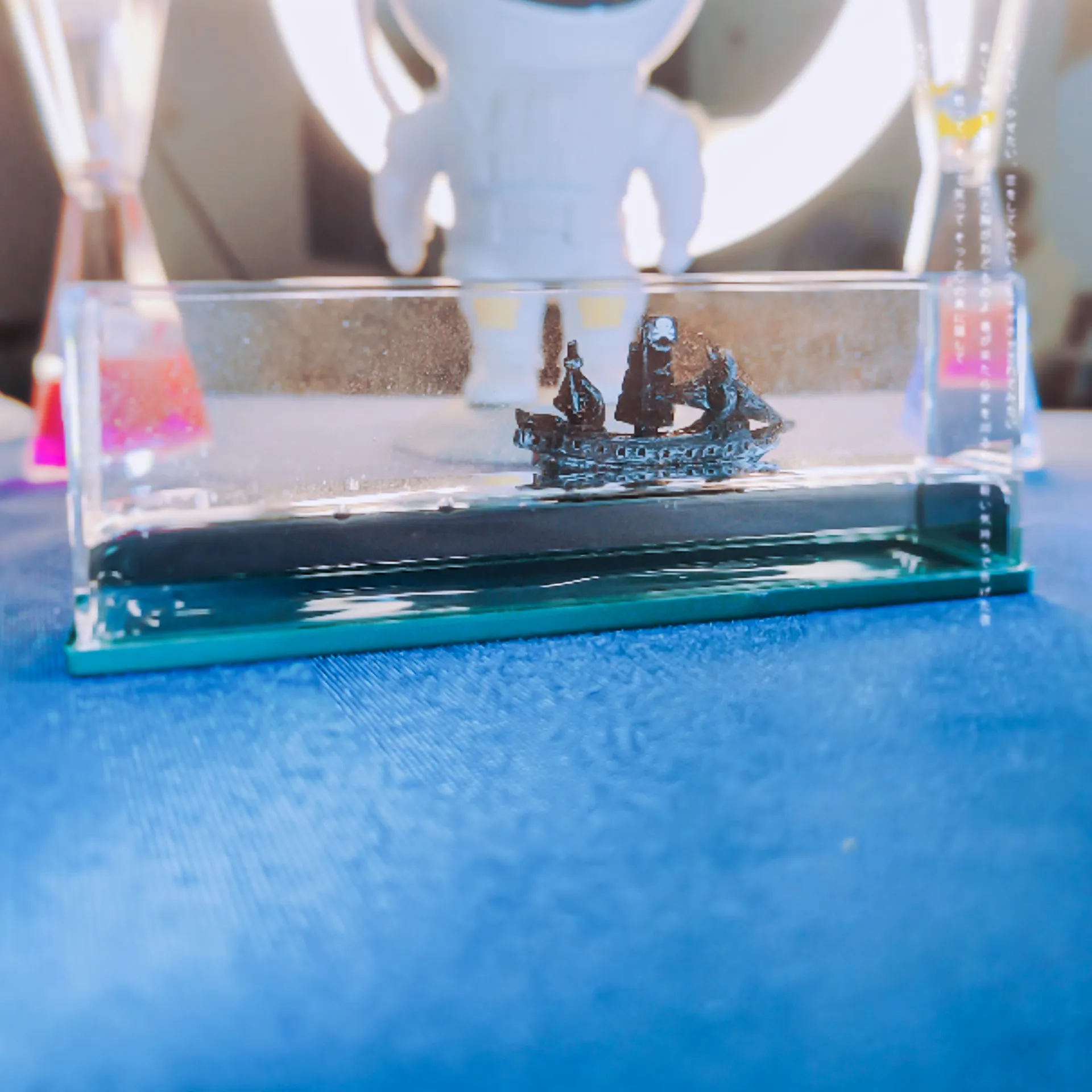 Creative Cruise Ship Fluid Drift Bottle Desktop Decorate Birthday Gift Decompression Decoration Hourglass Car Ornament Creative Cruise Ship Fluid Drift Bottle Desktop Decorate Birthday Gift Decompression Decoration Hourglass Car Ornament