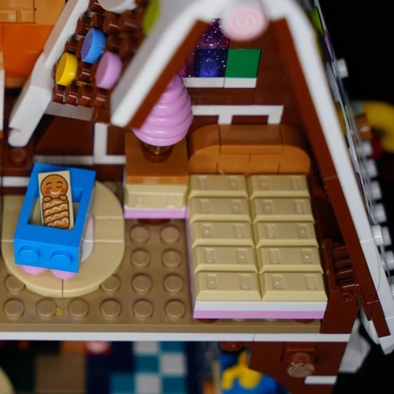 Creative Mini Christmas Gingerbread man House Building Blocks Hut Model Assemble Bricks Toy Holiday Gifts For Kid Girl Creative Mini Christmas Gingerbread man House Building Blocks Hut Model Assemble Bricks Toy Holiday Gifts For Kid Girl
