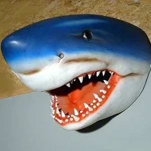 Creative White Shark Garden Art Statue Resin Lifelike White Shark Head Crocodile Sculpture Wall Hanging Home Yard