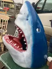 Creative White Shark Garden Art Statue Resin Lifelike White Shark Head Crocodile Sculpture Wall Hanging Home Yard