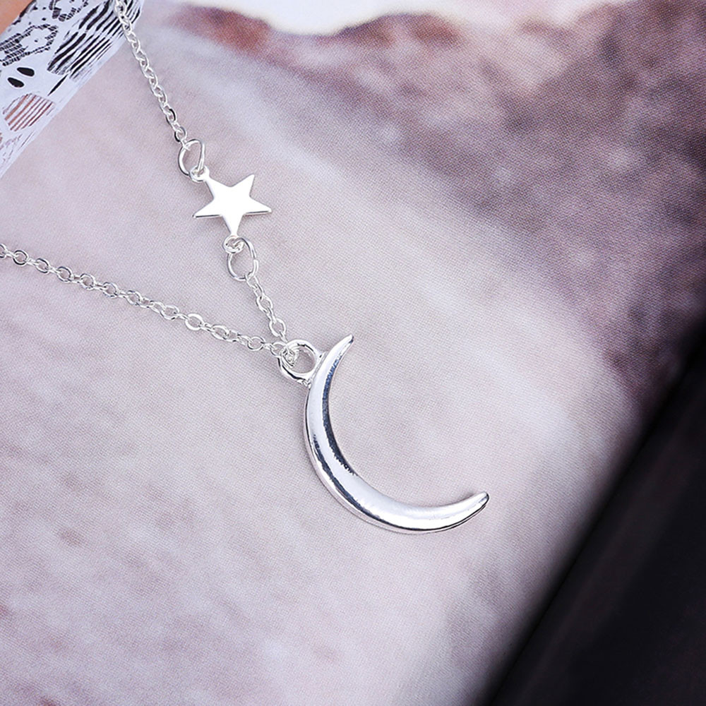 Crescent Moon Necklace Ladies Accessory Crescent Moon Necklace Ladies Accessory