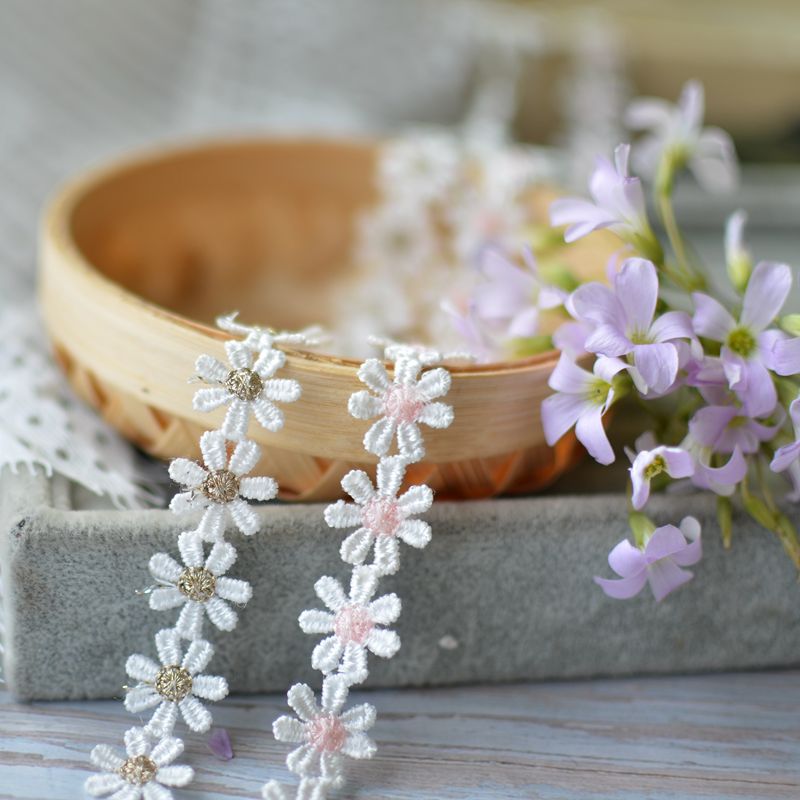 Cute and Dainty Daisy Lace