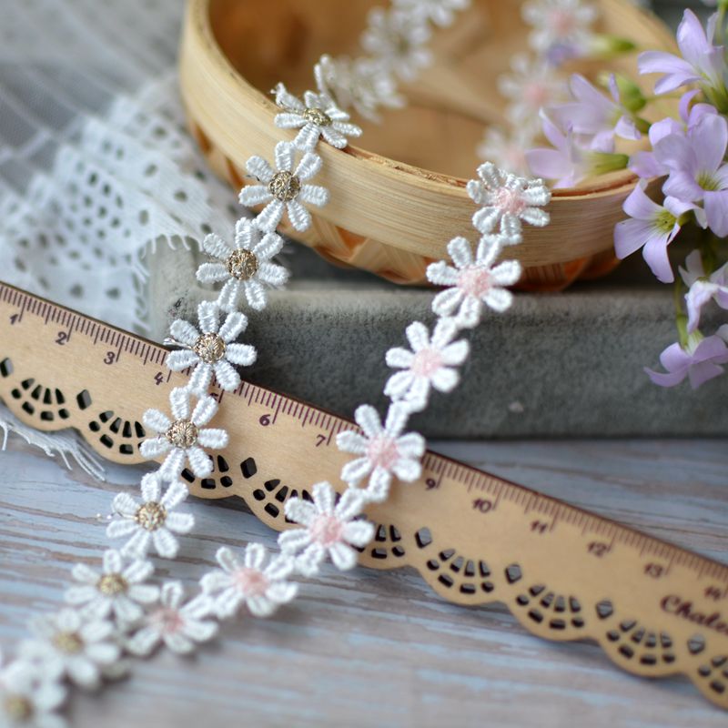 Cute and Dainty Daisy Lace