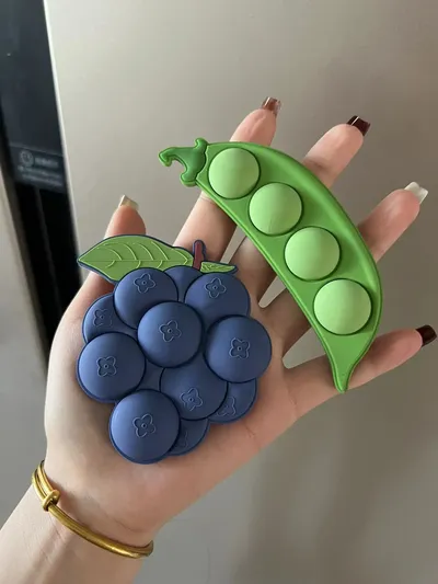 Cute Creative Grape Peas Fridge Magnet Acrylic Suction Refrigerator Stickers 3D Cute Fruit Particles Sticker Home