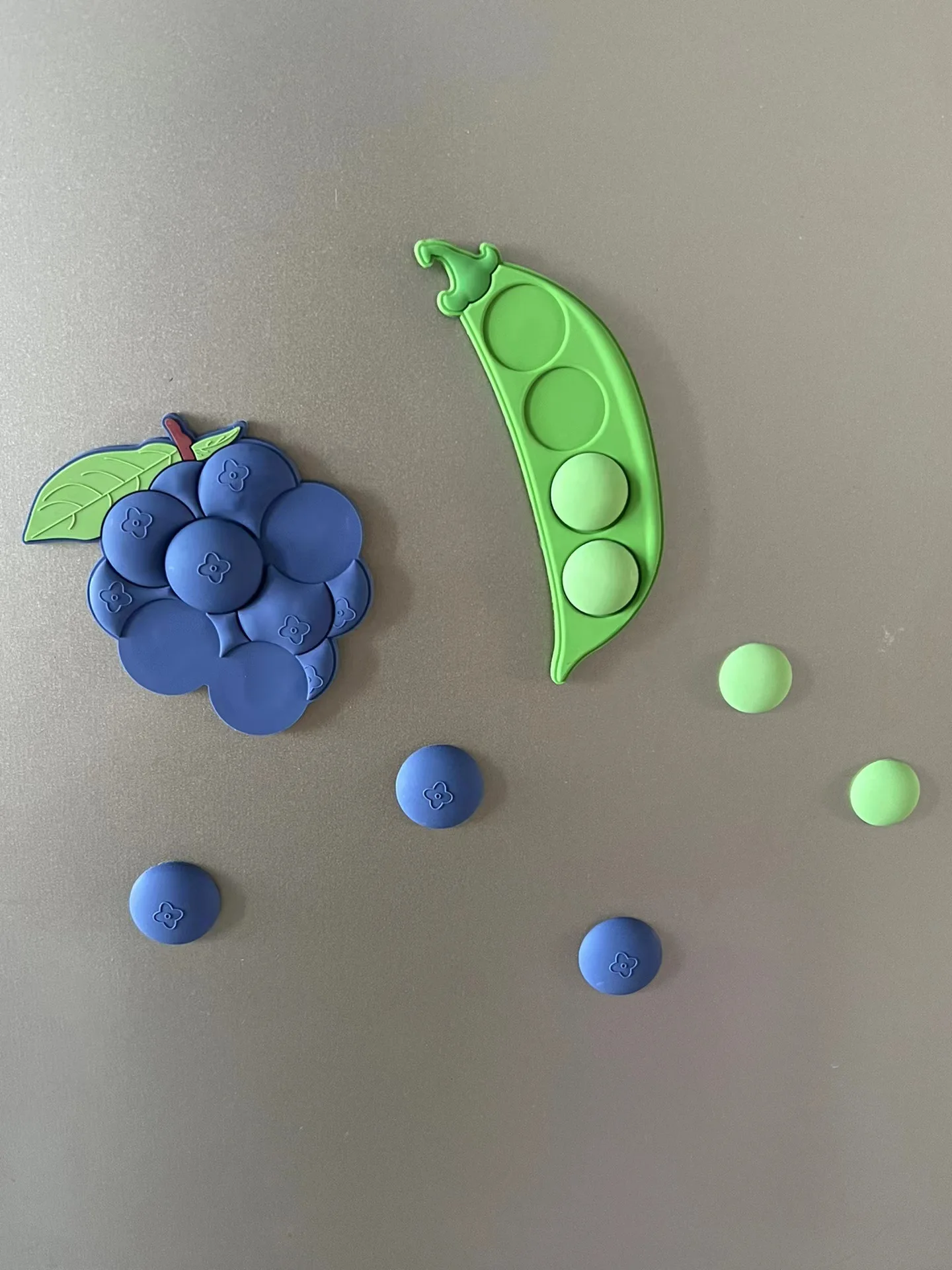 Cute Creative Grape Peas Fridge Magnet Acrylic Suction Refrigerator Stickers 3D Cute Fruit Particles Sticker Home