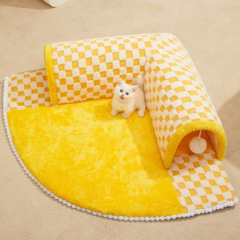 Cute Design Bed with Play Tunnel for Cats