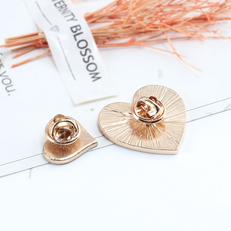 Cute Enamel Heart Brooch Pin (2 pcs) Cute Enamel Heart Brooch Pin (2 pcs)