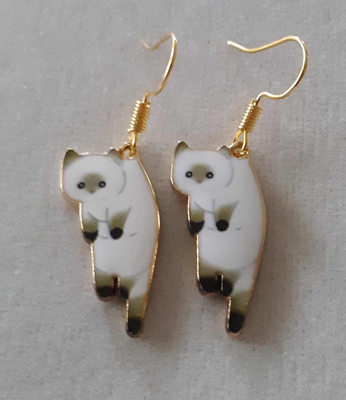 Cute Kawaii Cat Dangle Earrings (2 pcs) Cute Kawaii Cat Dangle Earrings (2 pcs)