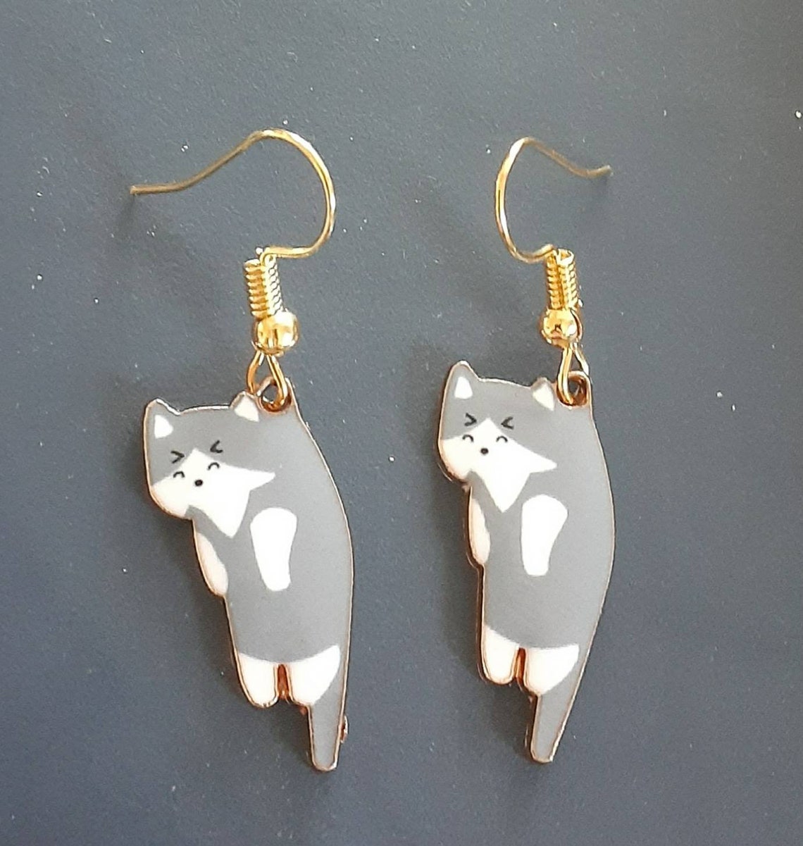 Cute Kawaii Cat Dangle Earrings (2 pcs) Cute Kawaii Cat Dangle Earrings (2 pcs)