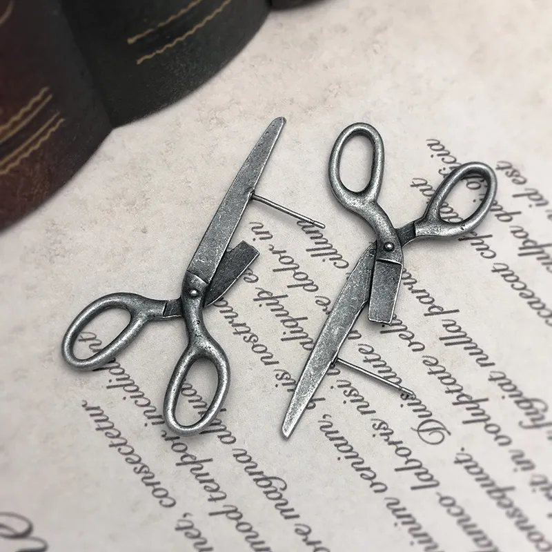 Dark Gothic Vintage Imitation Scissors Exaggerate Stud Earrings For Men Women Goth Punk Silver Color Halloween Fashion Dark Gothic Vintage Imitation Scissors Exaggerate Stud Earrings For Men Women Goth Punk Silver Color Halloween Fashion
