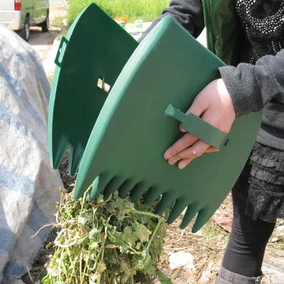 Debris, Trash, and Leaf Grabbers (2 pcs)