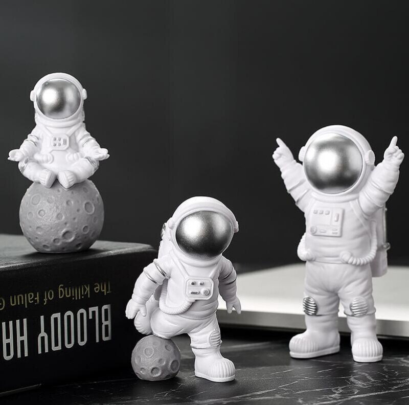 Decorative Astronaut Toy Figures (3pcs)