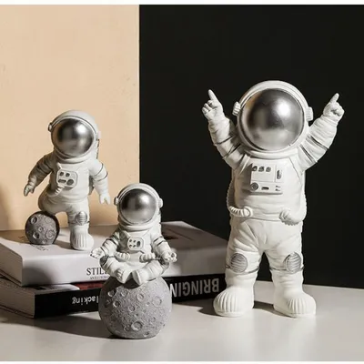 Decorative Astronaut Toy Figures (3pcs)