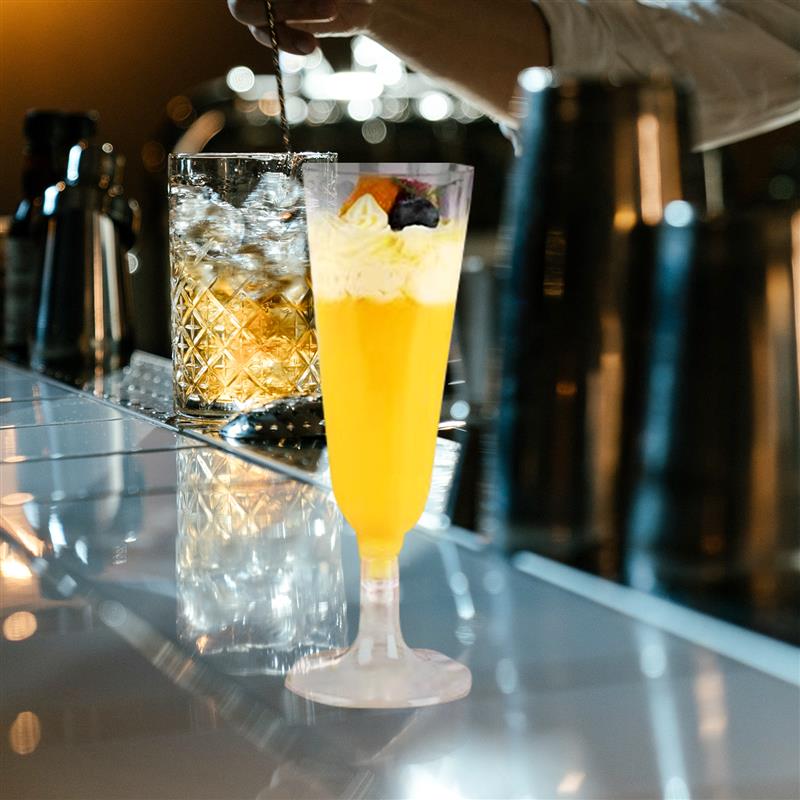 Disposable Plastic Champagne Cups (20 pcs)