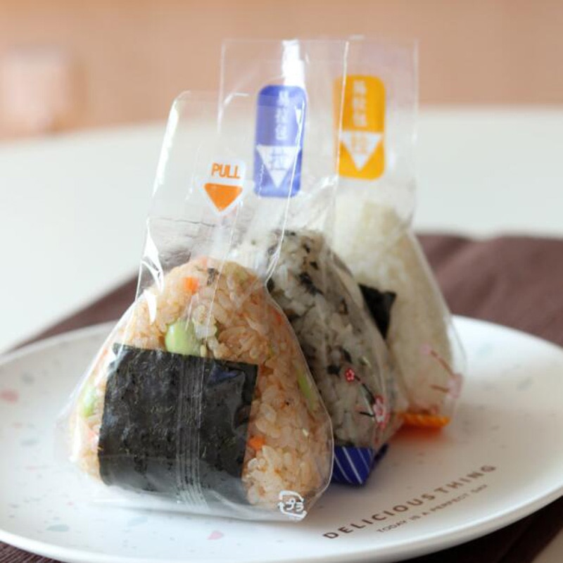 Disposable Plastic Triangle Onigiri Wrapper (100 pcs) Disposable Plastic Triangle Onigiri Wrapper (100 pcs)