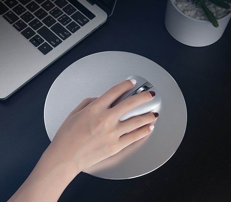 Double-Sided Gaming Metal Mouse Pad Double-Sided Gaming Metal Mouse Pad