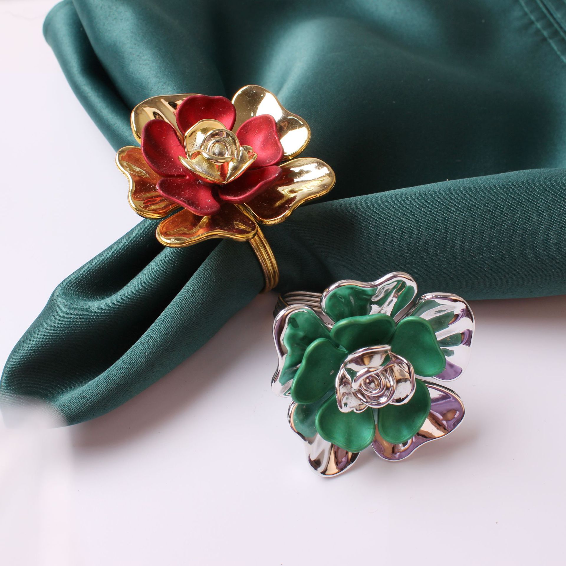 Elegant Flower Napkin Rings (6 pcs) Elegant Flower Napkin Rings (6 pcs)