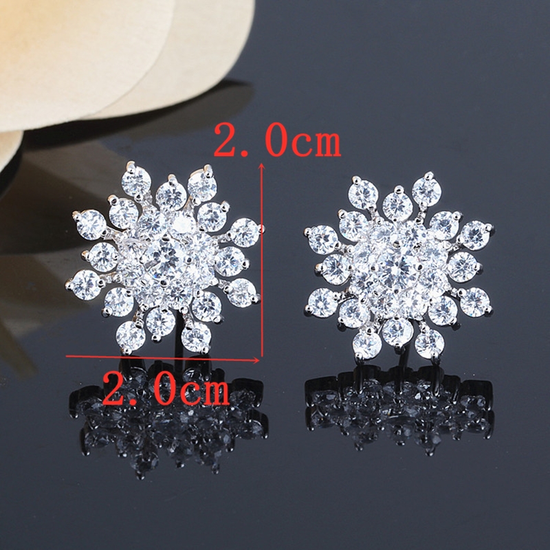Elegant Snowflake Stud Earrings Elegant Snowflake Stud Earrings