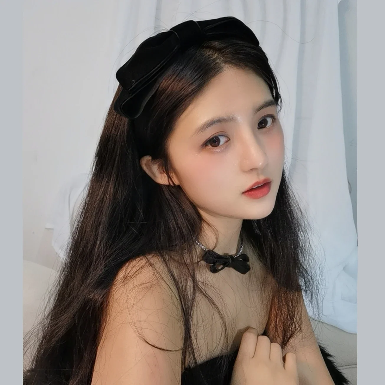 Elegant Velvet Bow Headband Accessory