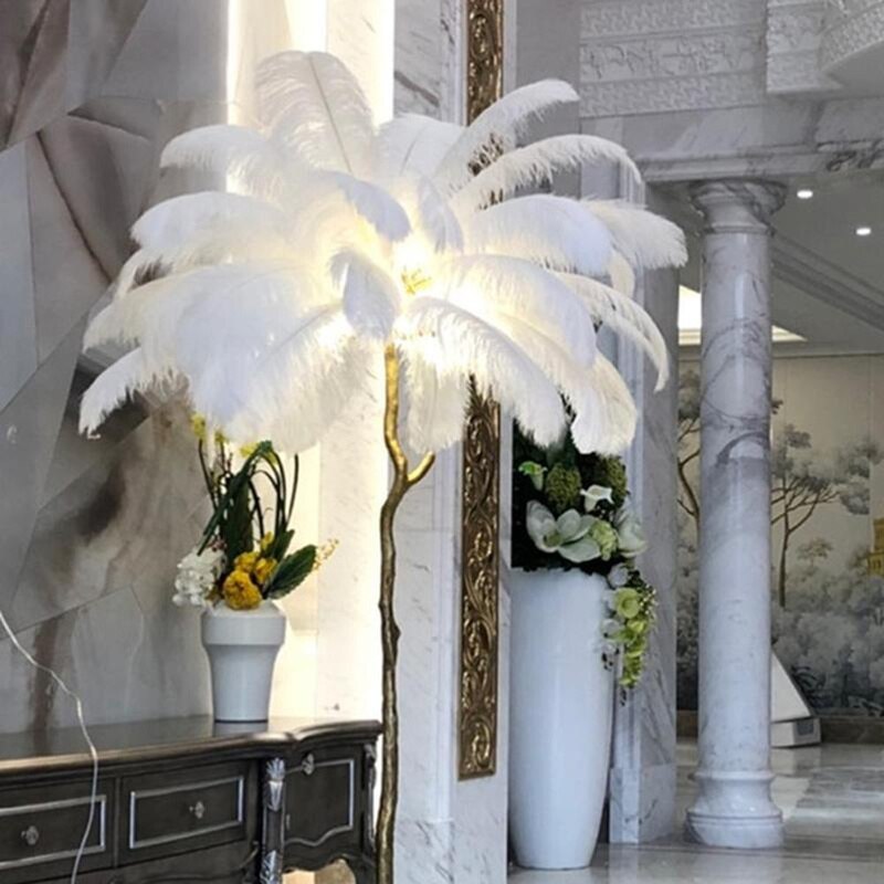 Elegant White Ostrich Feathers (10 pcs)