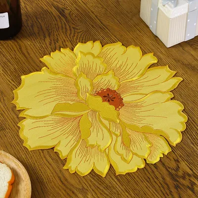 Embroidered Flower Shaped Placemat Embroidered Flower Shaped Placemat