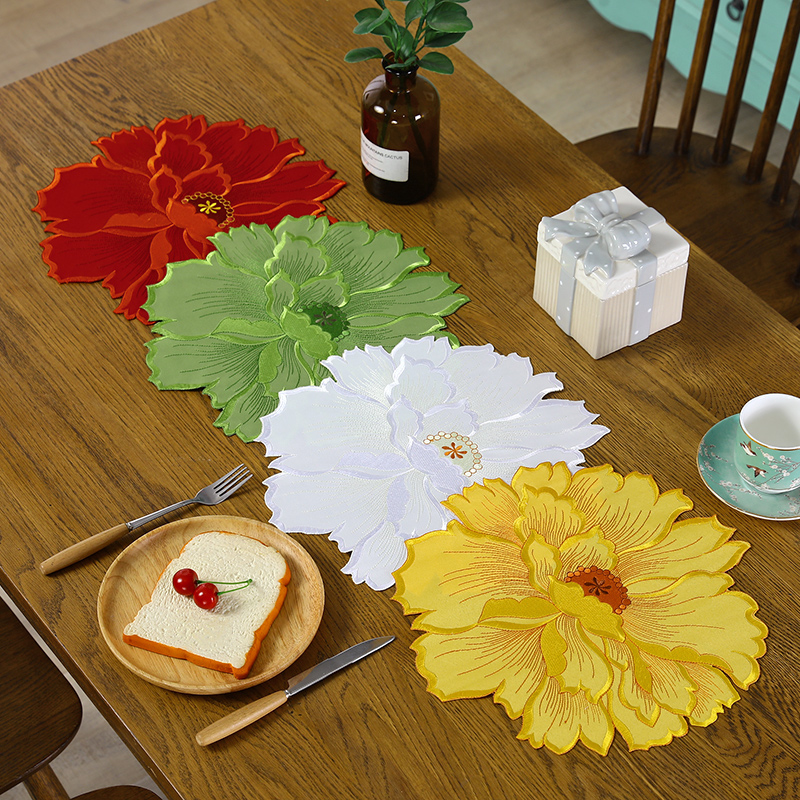 Embroidered Flower Shaped Placemat Embroidered Flower Shaped Placemat
