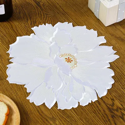 Embroidered Flower Shaped Placemat Embroidered Flower Shaped Placemat