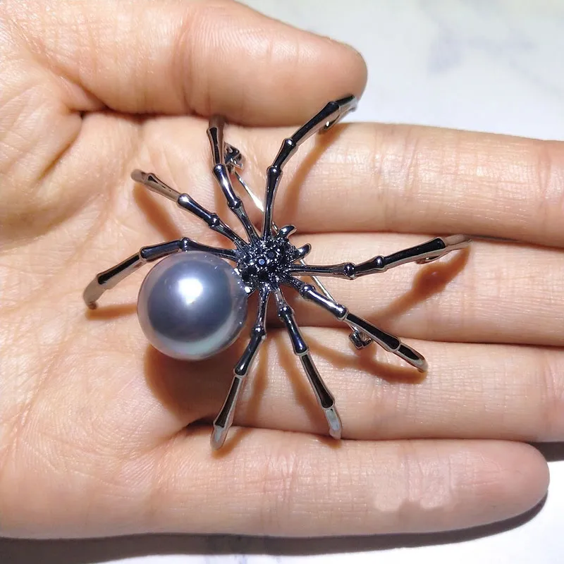 Exaggerated Spider Creative Brooch Party Clothes Scarf Accessories Pin Exaggerated Spider Creative Brooch Party Clothes Scarf Accessories Pin