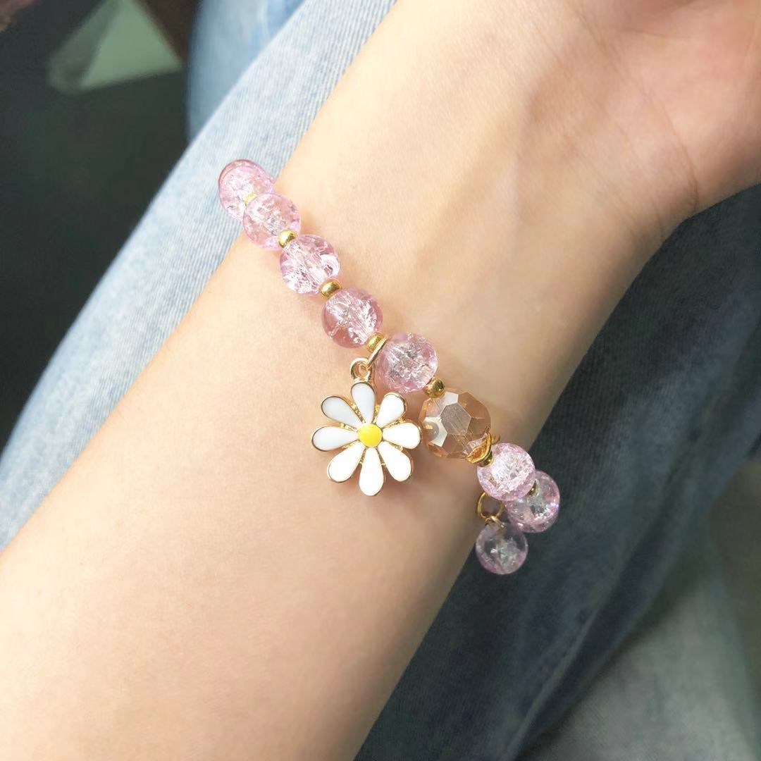 Fancy Daisy Bead Bracelet for Women