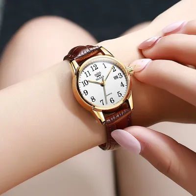 Fancy Wrist Watch for Ladies with Leather Strap