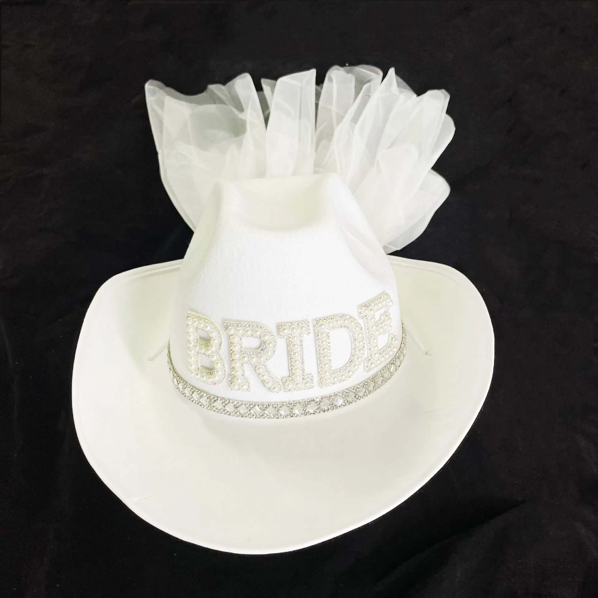 Fashionable Bride Cowboy Hat with Veil Fashionable Bride Cowboy Hat with Veil