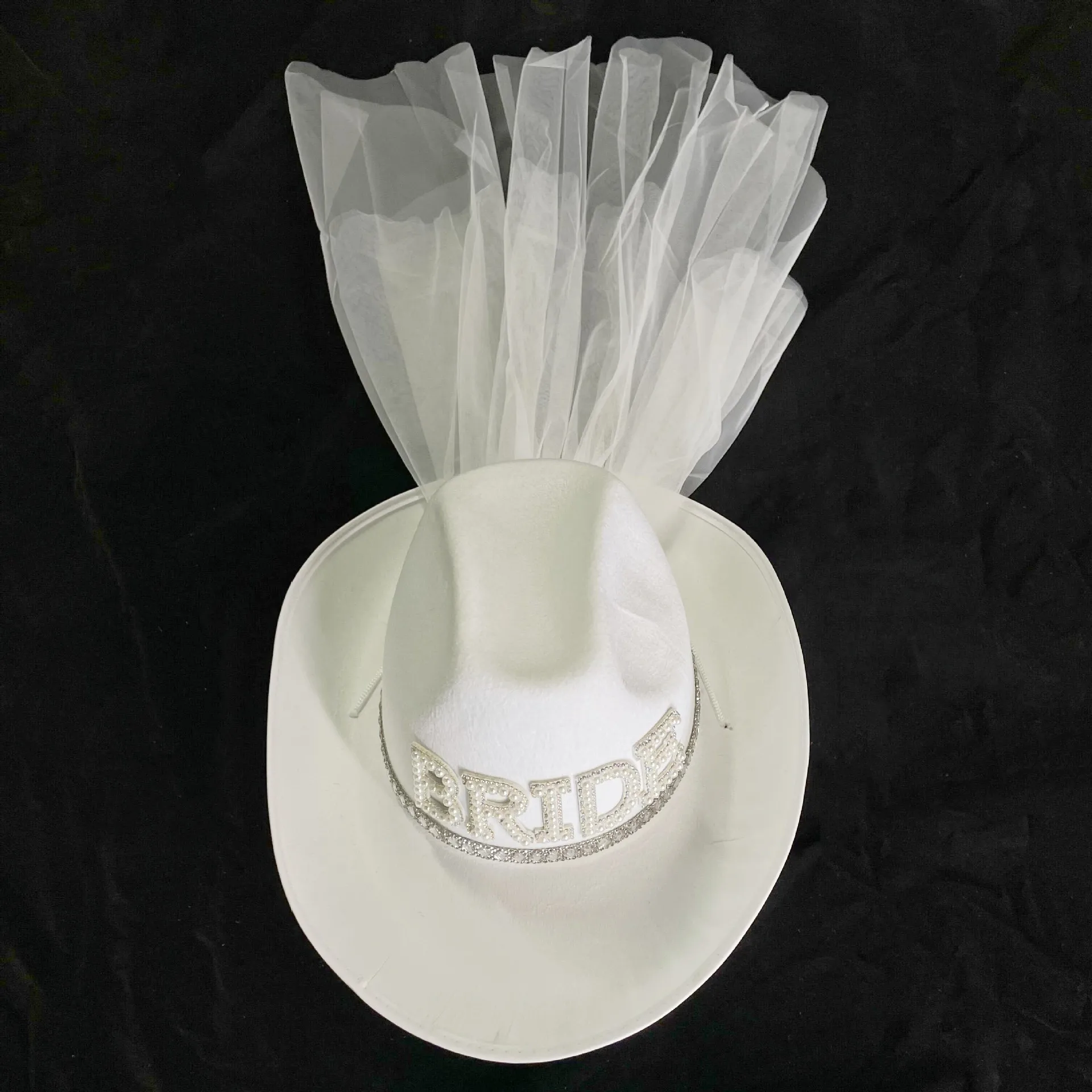 Fashionable Bride Cowboy Hat with Veil Fashionable Bride Cowboy Hat with Veil
